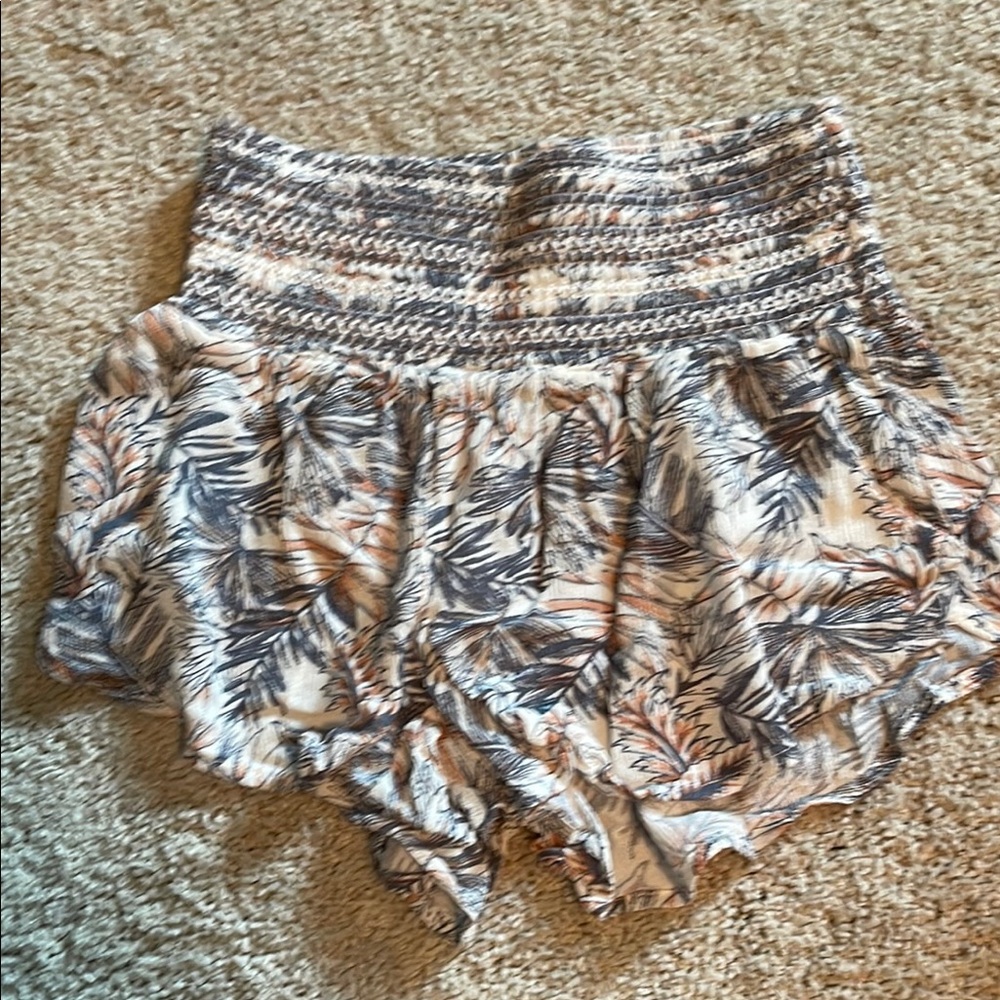 Rewash Cream and Black High Waist Shorts